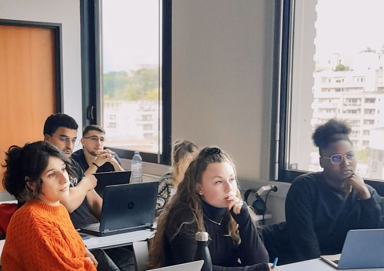 Sup'de Com - Ecole De Communication - Lyon www.ecoles-supdecom.com